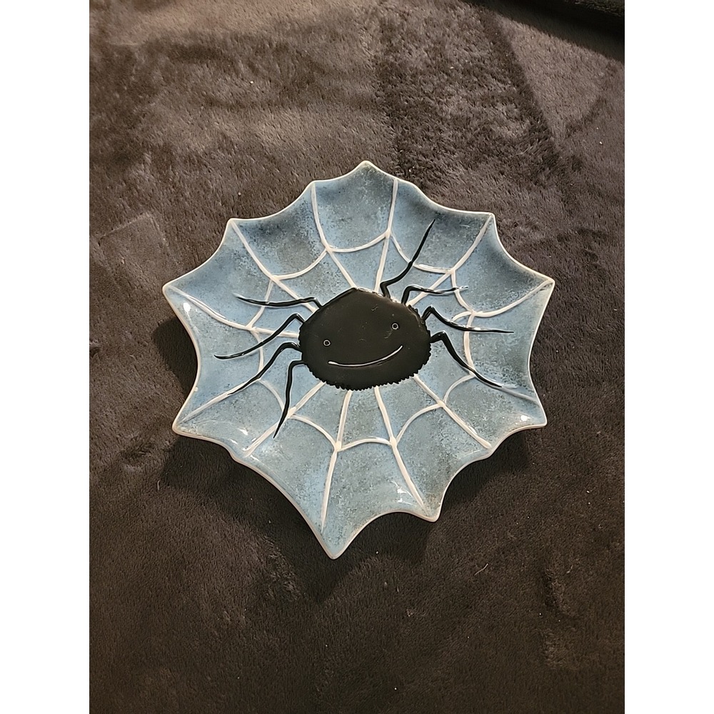 Halloween Spider Web plate designed by Wendy Bentley